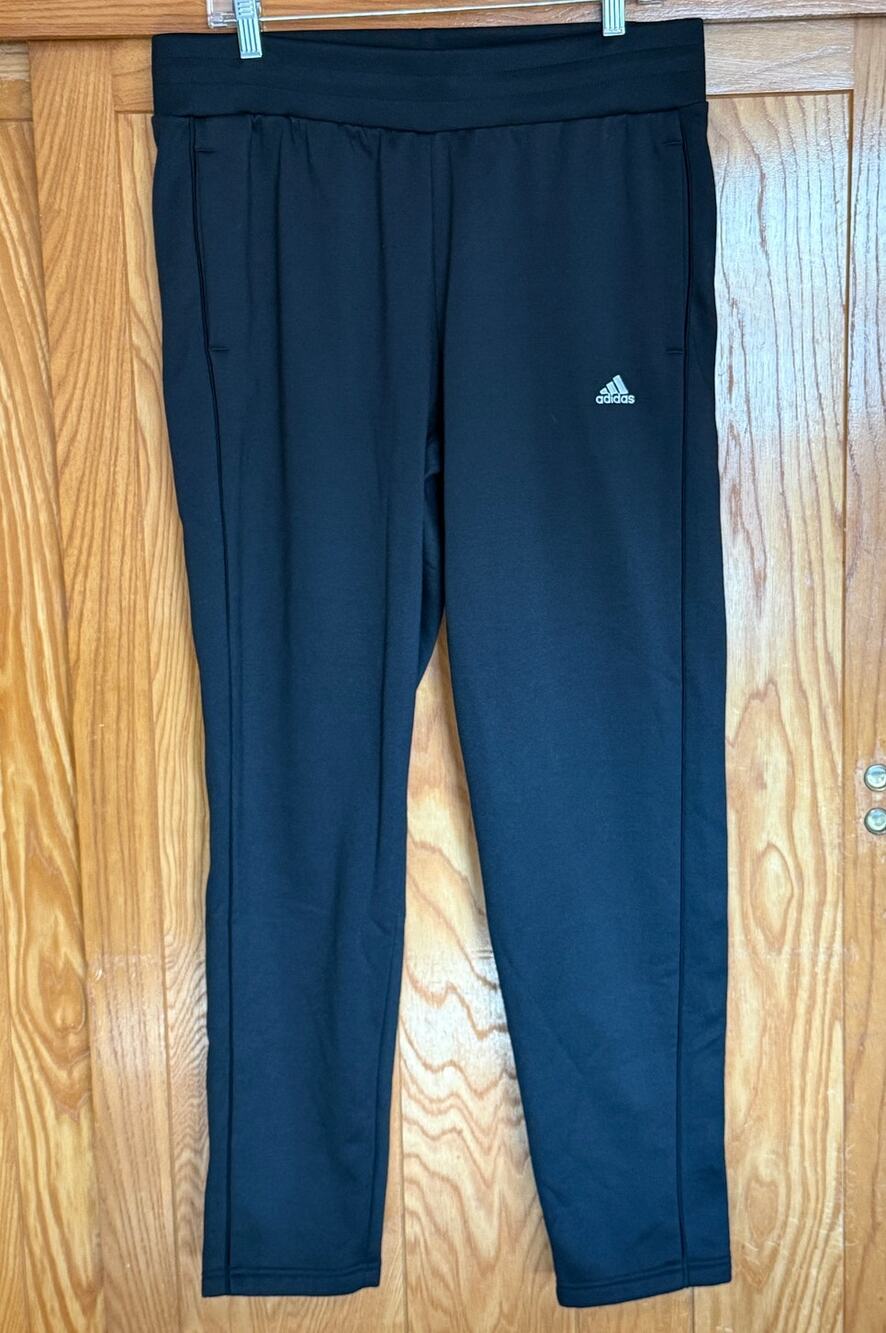 adidas Women's Black Fleece Tapered Sweatpants / Joggers, L